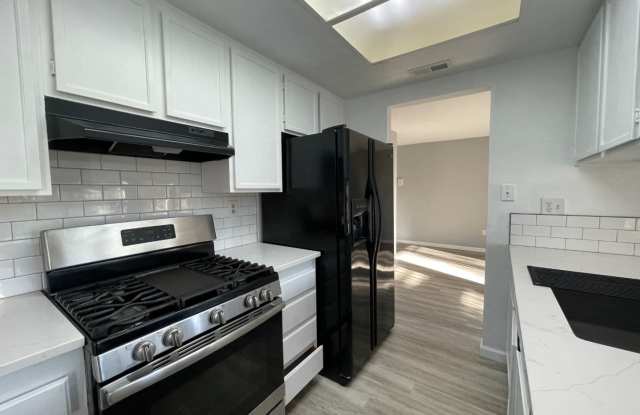 Located in the charming city of San Marcos This 2 bedroom 2 bathroom available on June