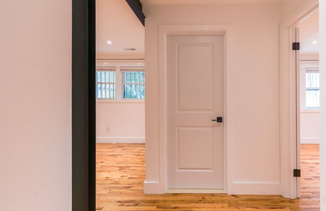 Classic Columbia Heights One Bedroom!