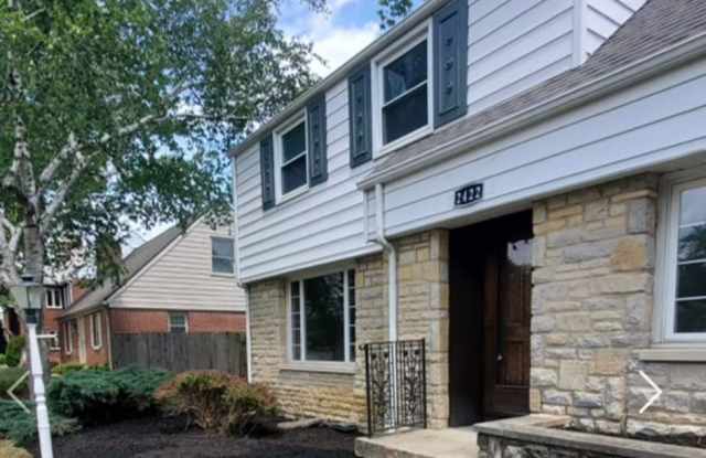 3 Bedroom 2 Bathroom Single Family Home in Upper Arlington