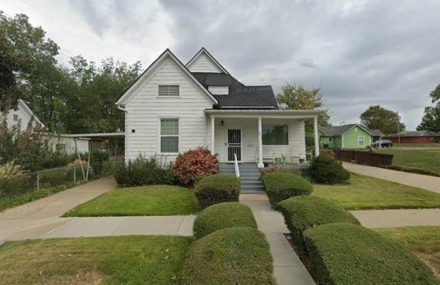 Photo of 1212 W 11 Street