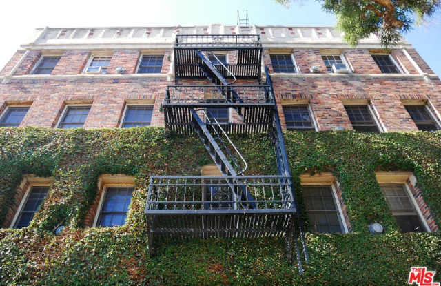 611 S Cloverdale Ave unit: 305