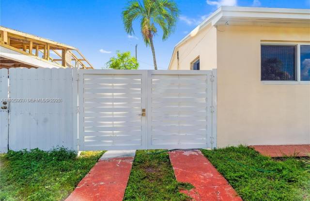 Photo of 570 W 46th Pl