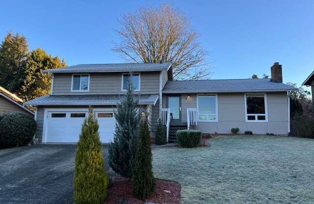 Beautifully Updated 3 Bedroom in Desirable Fairwod Renton