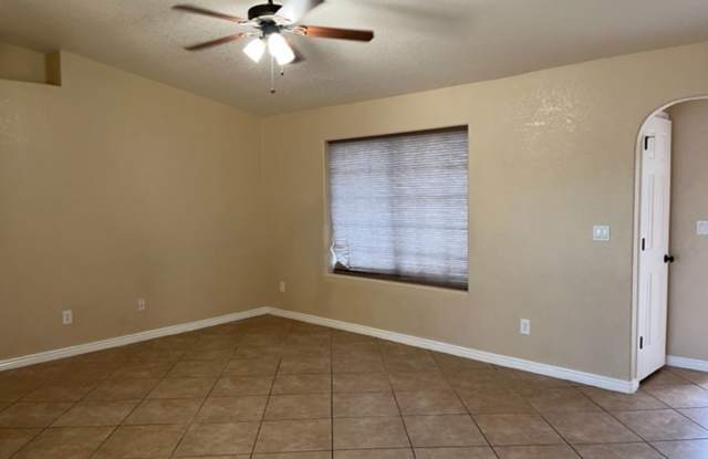 3 Bedroom - 2 Bath Home - Dogs Allowed