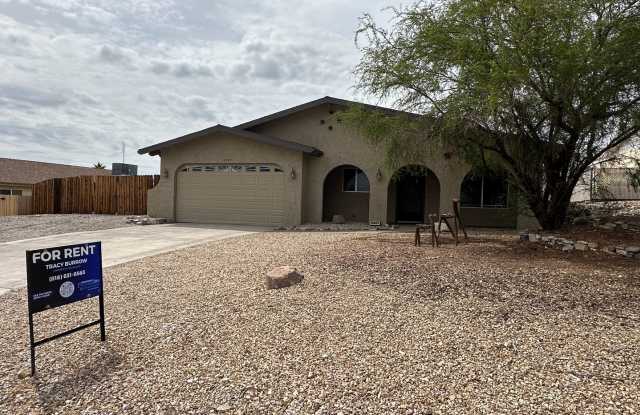 Pool home - Long term - unfurnished