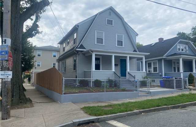 Renovated 3BR Single Family Home Near Downtown Providence & JWU Harborside