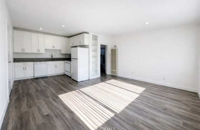 Photo of 210 N Cordova Street