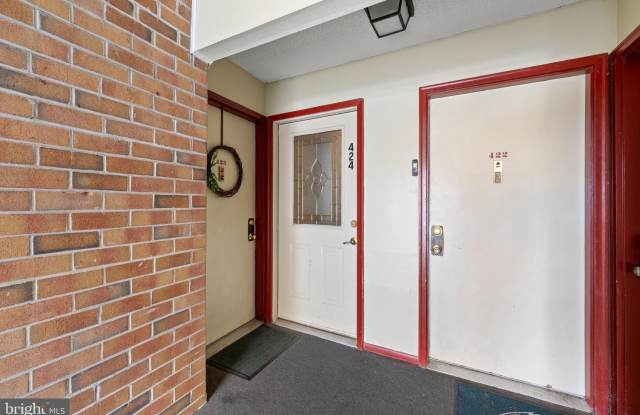 424 MEADOWVIEW Lane unit: 424