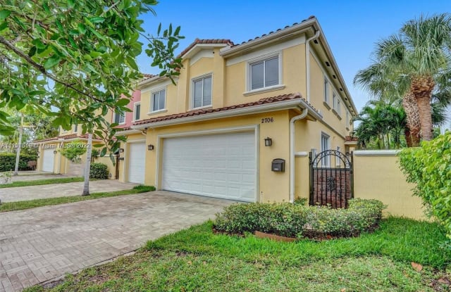 2706 NE 30th Pl - 2706 NE 30th Pl, Fort Lauderdale, FL 33306