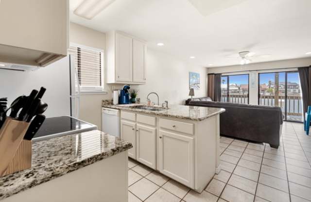 15425 Fortuna Bay Dr