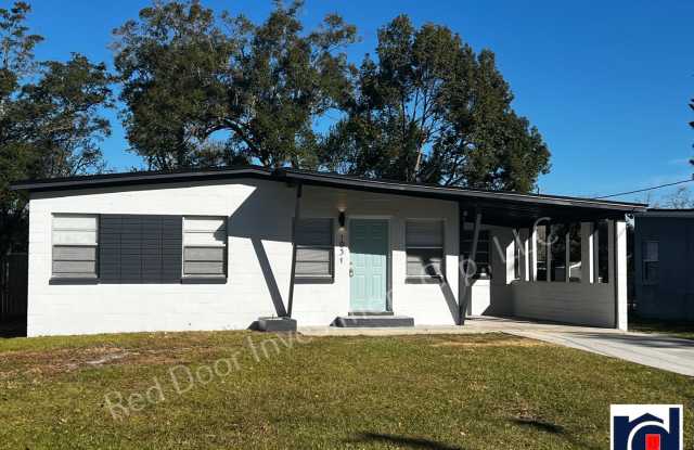 Photo of Renovated! Spacious 3 bedroom 2 bath Home!