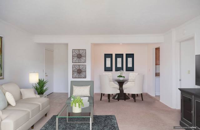 Hummingbird Pointe & The Gardens