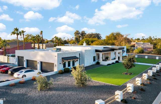 Photo of 11842 N Miller Road