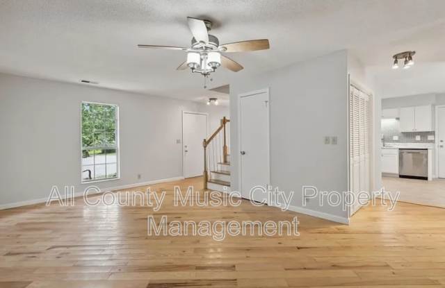 620 Meadowview Ct