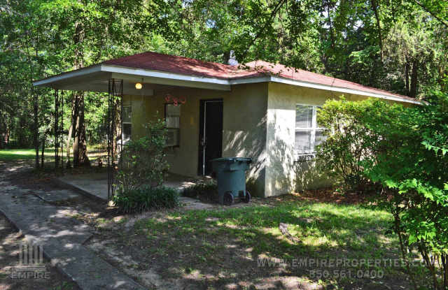 Photo of Cottage Home in Seminole Manor