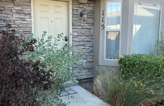 115 Tamarak Circle - 1