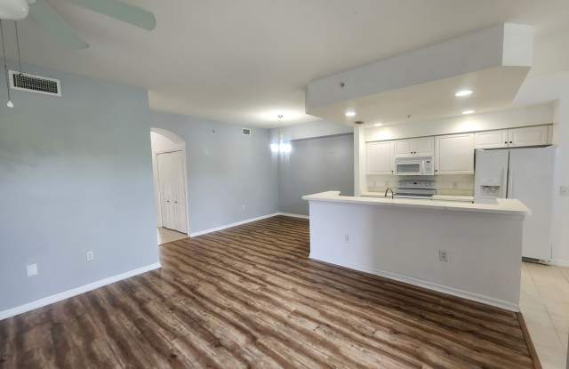 Stunning First-Floor 2 Bedroom, 2 Bath Condo in Bella Terra – Resort-Style Living in Lee County, Florida!