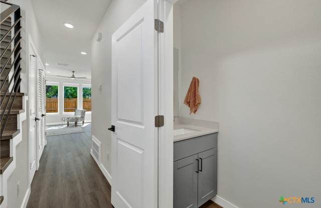 104 Creekside Trail unit: 503