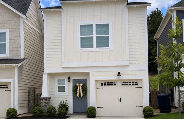 3 Bedroom with Garage and Fenced Backyard!