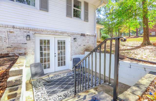 225 Willow Lake Lane