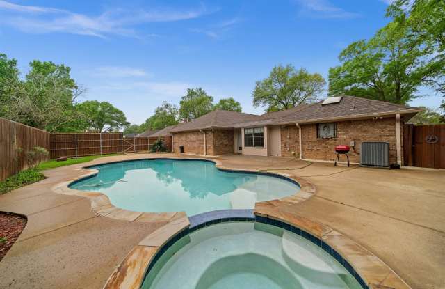 5806 Plantation Drive