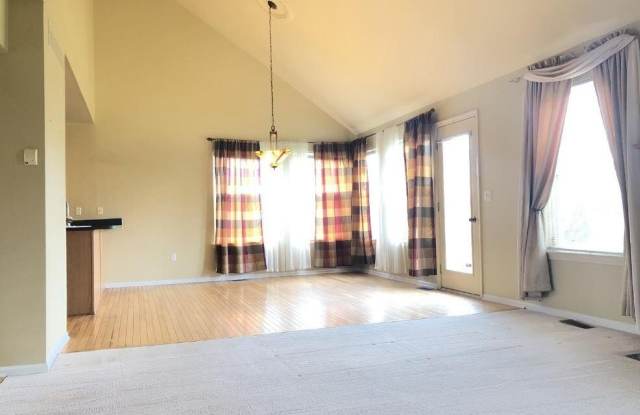 4838 E Sycamore Drive