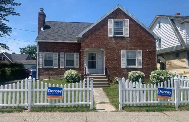 104 Thornton Street