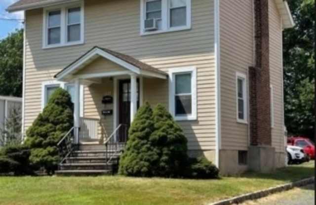 842 South Ave