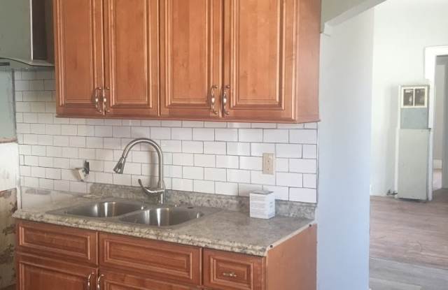 878 Niagara StreetUnit 5 (Upper Back)