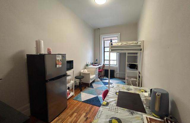 Photo of 318 West 106th Street