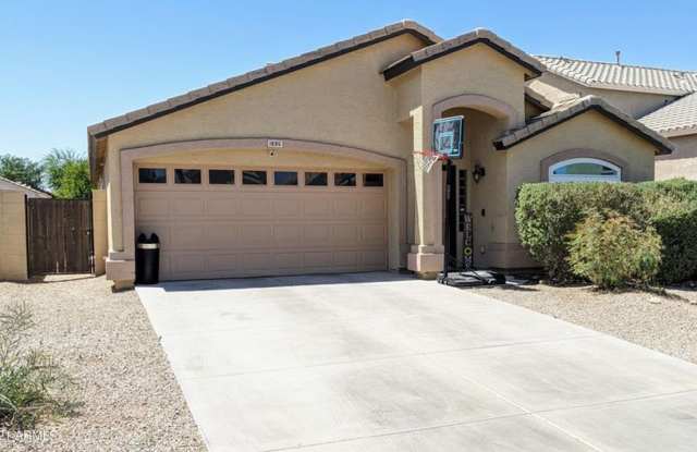 3-bed plus den or 4-bedroom in San Tan Valley