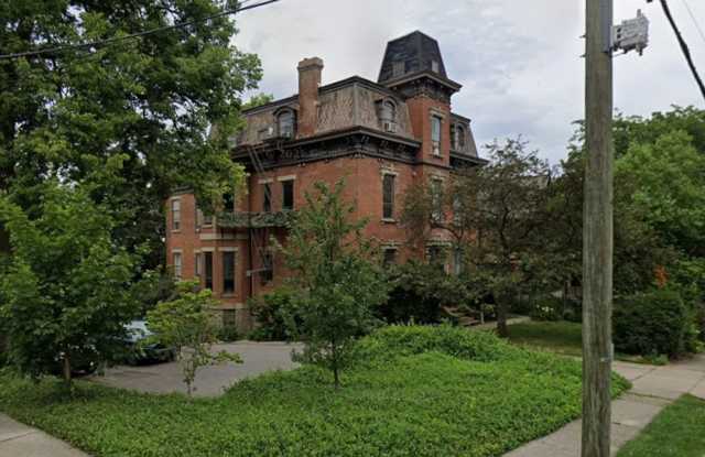 Corryville Condo_ ALL UTILITIES PROVIDED BY LANDLORD!