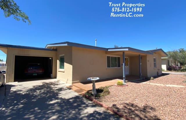 625 College Pl - 625 College Place, Las Cruces, NM 88005