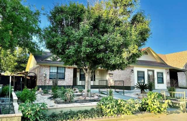 861 Ceniza Drive - 861 Ceniza Drive, Eagle Pass, TX 78852