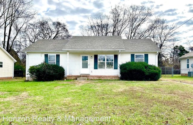 1820 Harbor Dr. - 1820 Harbor Drive, Oak Grove, KY 42262