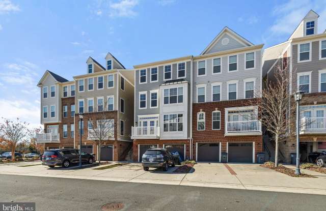 25245 LAURELDALE Terrace