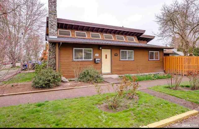 Available Now! 3 Bedroom ~ 1 Bathroom House with tons of natural light
