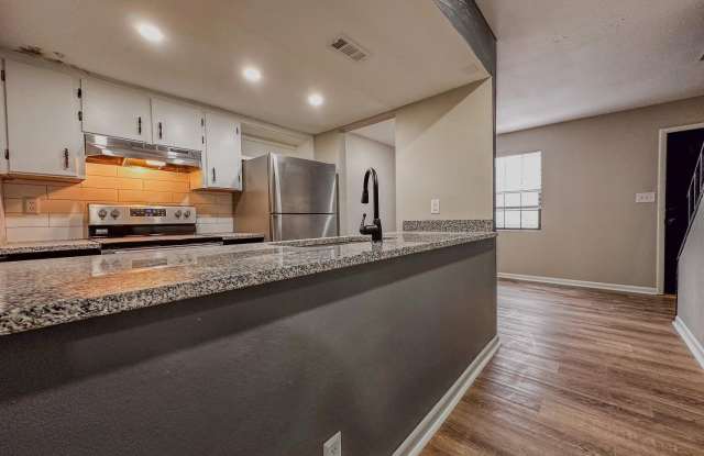 4443 N Olive Branch unit: 5