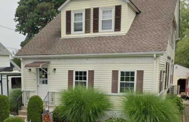 Photo of 72 Sayles Avenue