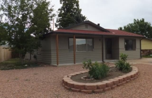 1029 Fairview Ave - 1029 Fairview Avenue, Cañon City, CO 81212