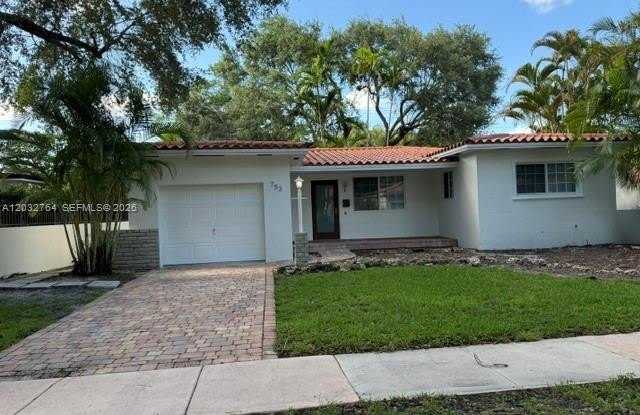 753 Navarre Ave
