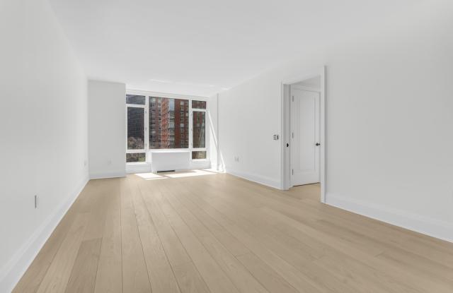 Tribeca Green - 210 Warren Street, New York City, NY 10282