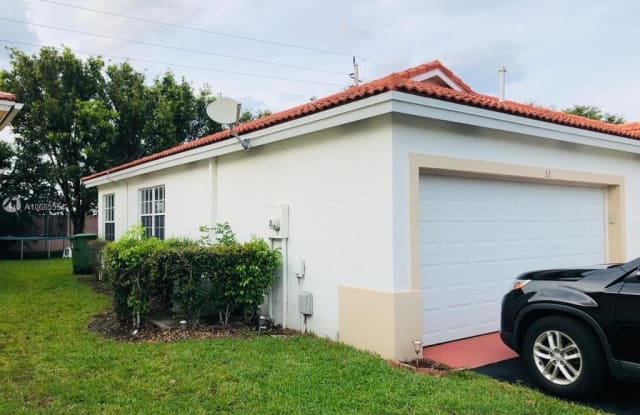 32 Gables Blvd # 0 - 32 Gables Blvd, Weston, FL 33326