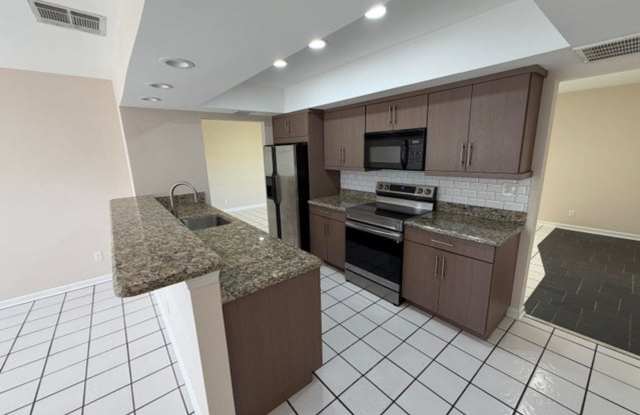 499 W Conference Drive, Boca Raton, FL 33486