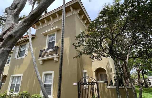242 Lake Monterey Cir