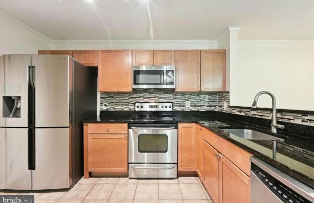 2050 N CALVERT ST #405