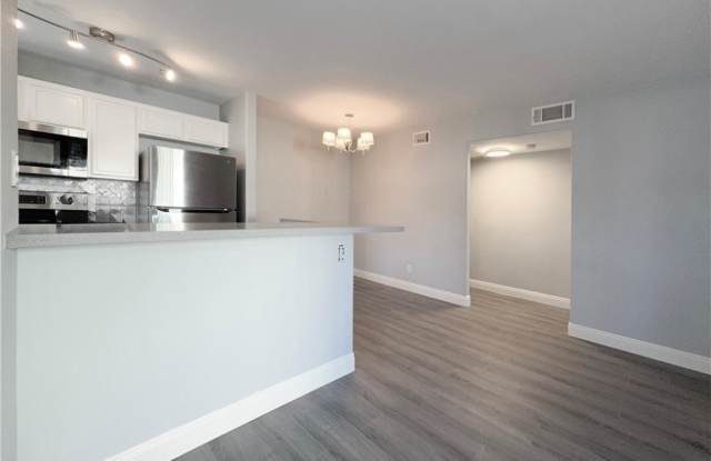 2961 Juniper Hills Boulevard