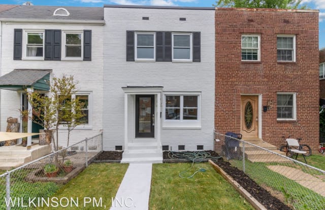 3757 Mark Dr - 3757 Mark Drive, Alexandria, VA 22305