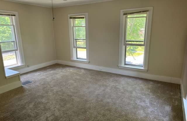 405 South Stewart Avenue