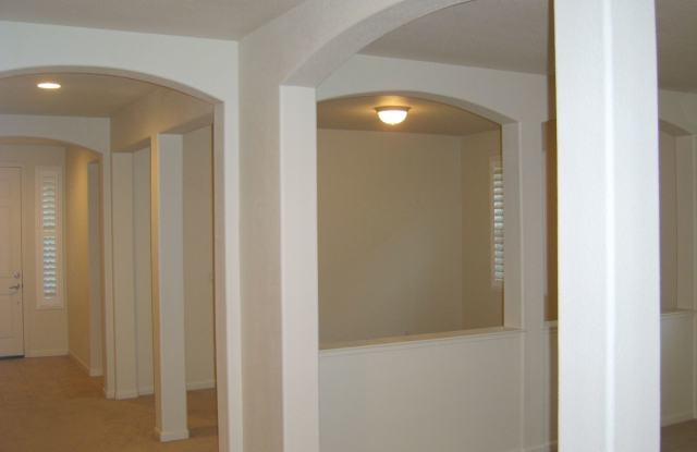 Lovely home, gardener, some utilities included